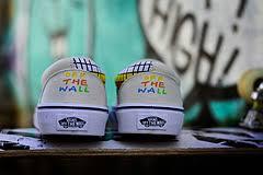 Vans Of The Wall 2018 Classic Sneaker Beige/White - Obeezi